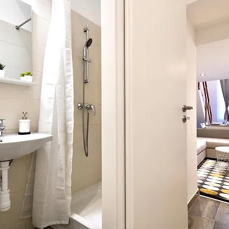 Cosy Flat In Rottenbiller Str,chocolate Apartamento Budapest