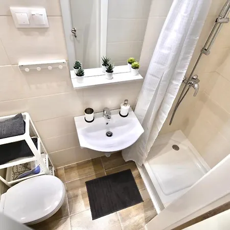 Cosy Flat In Rottenbiller Str,chocolate Budapest